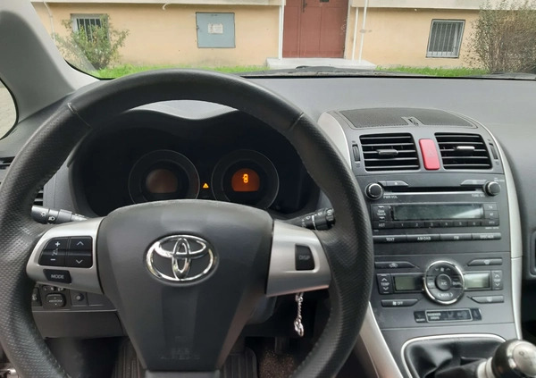 Toyota Auris cena 29999 przebieg: 120000, rok produkcji 2010 z Poznań małe 16